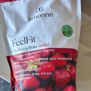 Arbonne FeelFit Pea Protein Shake - Simply Strawberry